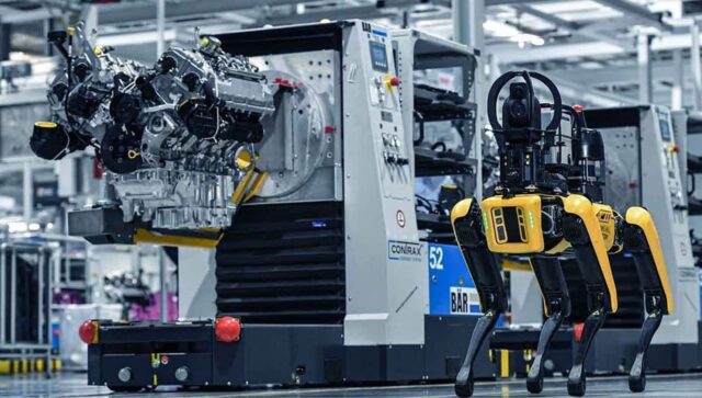 “현대의 개, BMW 공장 돌아다닌다” 스팟 로봇개 본격 투입!”