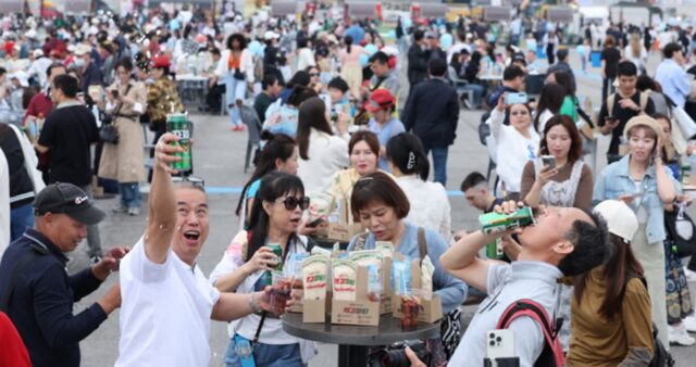 “닭강정 6000마리 튀겨 달라고요?”…외국인 관광객 12000명 모인 인천 ‘치맥’ 파티