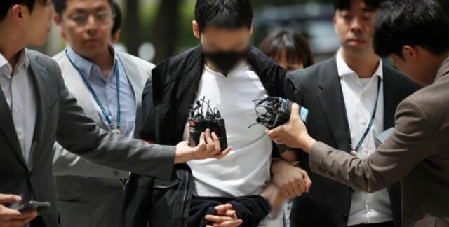 경복궁 낙서 사주 ‘이팀장’ 경찰 조사받던 중 도주…경찰 추적 중
