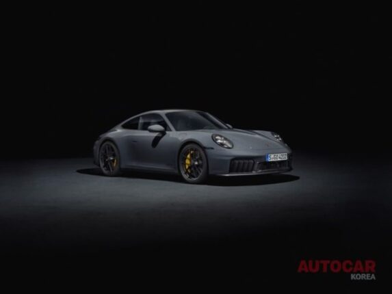 신형 포르쉐 911 GTS, 하이브리드로 간다