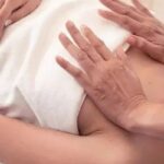 마사지하다 여성 손님 허벅지 안쪽에 손 넣은 마사지사 “마음이 가서…”