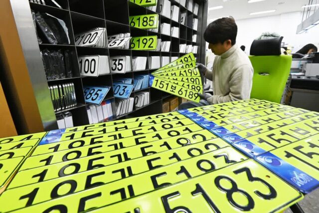 ‘연두색 번호판’ 앞 몸사린 공공기관장… 고가 관용차 등록↓