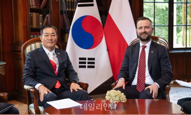 K-방산 추가 수출 ‘청신호’…신원식, 韓·폴란드 국방·방산협력 공동위 참석