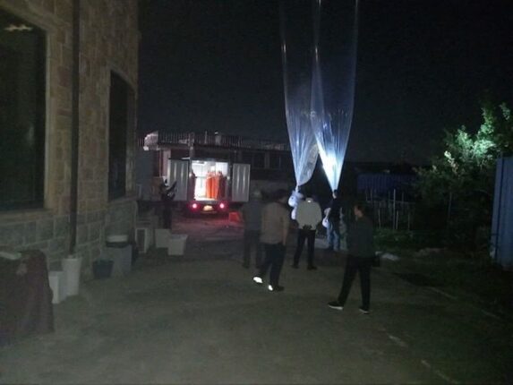 김경일 파주시장, 탈북민 대북전단 살포 항의 중단시켜..일부 풍선은 이미 살포