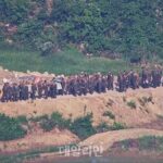 북한, 6월에만 3번째 군사분계선 침범…군 “경고방송·사격에 북상”