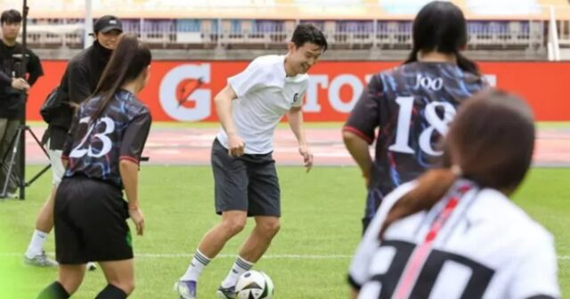 깜짝 등판해 아마추어 여성 축구 선수들에게 ‘주특기’ 전수해주고 간 손흥민 (현장 사진)