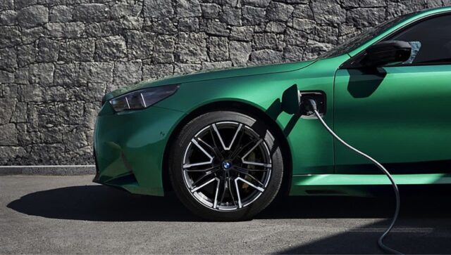 “727마력 압도적 성능의 하이브리드” BMW M5 신형