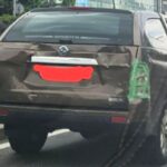 “청테이프로 후미등 붙이고 달리는 자동차, 도로 위 흉기 아닌가요…빌런 잡아주세요”
