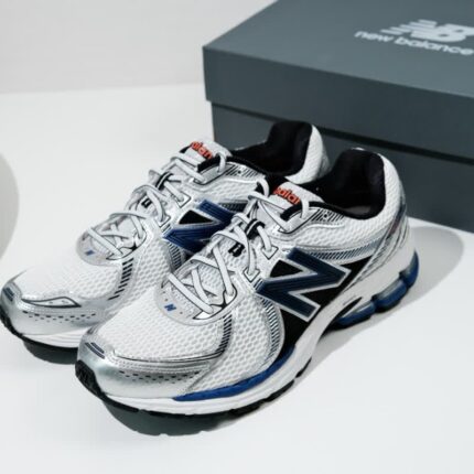뉴발란스 860 V2 사이즈 꿀팁 운동화 후기
