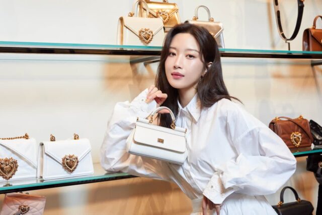 문가영, 모던&세련 화이트 미니드레스룩