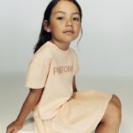 H&M, 팬톤과 손잡고 여름 키즈웨어 컬렉션 출시