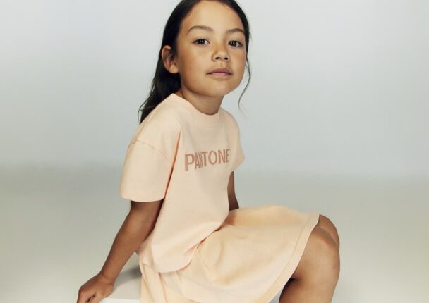 H&M, 팬톤과 손잡고 여름 키즈웨어 컬렉션 출시