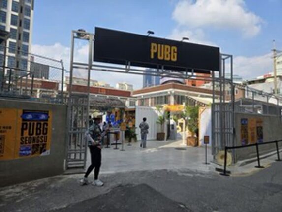 [현장] 지속되는 찜통 더위, ‘사녹’에서 시원하게…배그 팝업 ‘PUBG: 성수, 서머 바이브’