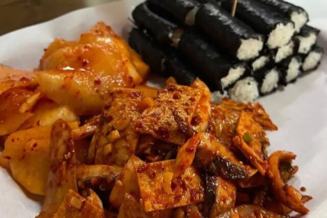 단순해 보이지만 맛은 단순하지 않은 충무김밥 맛집 BEST4