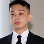 유아인, 방송서 애틋함 드러냈던 아버지 떠나보내… ‘마약 혐의’ 재판 중 부친상