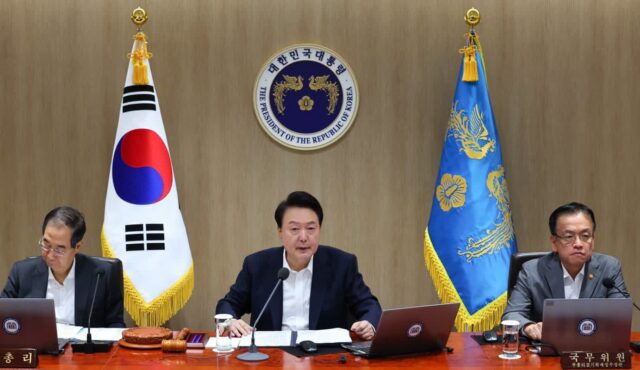 尹, 정부에 “전기차 화재·코로나 재확산 대책 신속 추진하라”