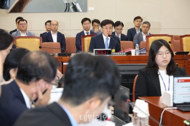 장관 교체 임박…AI법 제정, 단통법 폐지 현안 산적