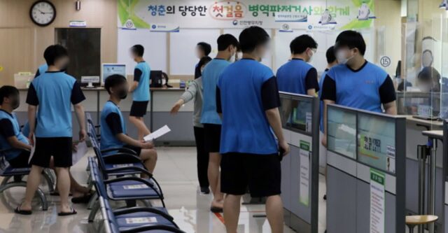 일할 곳 없어 3년 기다리기만 하다 ‘군 면제’ 받은 공익 1만 명