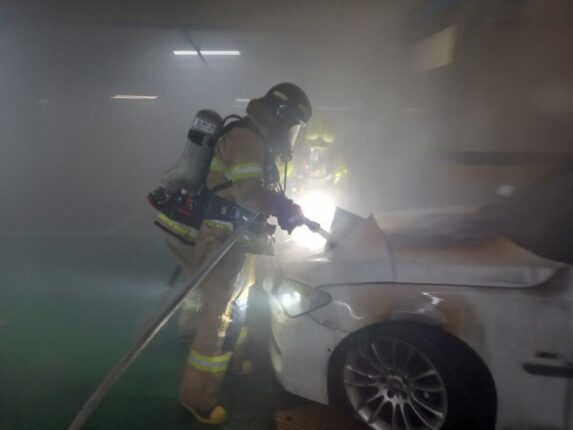 인천 지하주차장에서 이번엔 BMW 화재…“전기차는 아냐”