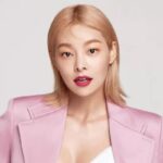 발이 너무 작아서 양면테이프로 신발 붙이고 무대 서야 하는 모델