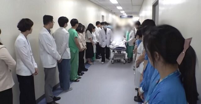 3명의 생명 살린 20대 청년 장기기증 수술 전 고개 숙여 마지막 작별 인사하는 서울대병원 의료진