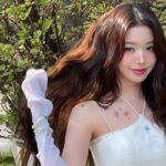 셀러브리티의 일상에 날아든 나비 모티프 패션