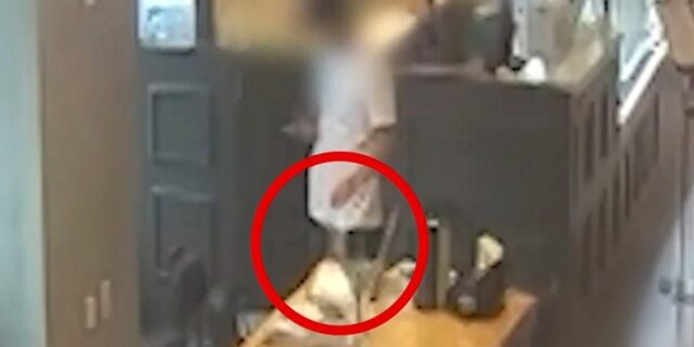 “역하고 비린 맛 나” 카페 여직원 음료에 ‘체액’ 넣은 20대 남성… ‘재물손괴’ 혐의만 적용돼
