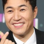 김종민, 11살 연하 여자친구 최초 공개… “2년째 열애중, 결혼 생각 있어”