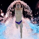 양팔 없는 선수가 패럴림픽 남자100m 결승전에서 세운 경이로운 기록… 감동적인 경기 영상