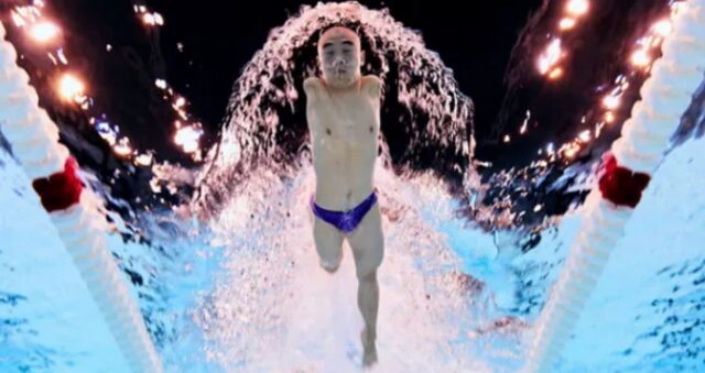 양팔 없는 선수가 패럴림픽 남자100m 결승전에서 세운 경이로운 기록… 감동적인 경기 영상
