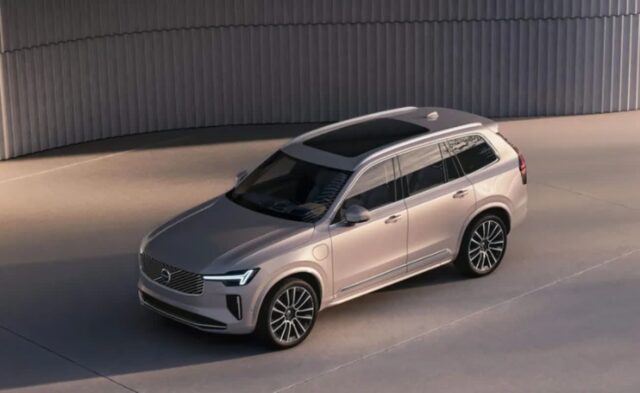 볼보, ‘2030년까지 100% 전기차 전환’ 계획 철회한다…신형 XC90 공개