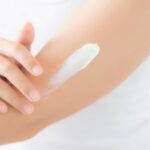수분크림 아무리 발라도 건조하다면 이미 ‘피부 사막화’ 진행 중… 해결 방법 알려드려요