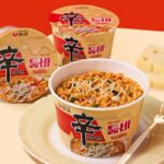 ‘맛잘알’끼리 만들어 먹던 매콤꾸덕한 신라면 투움바, 농심 컵라면으로 나온다… 출시일은?