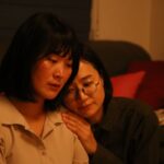 [오늘 뭘 볼까] 아들의 손을 꼭 잡고 나아가는 엄마, 영화 ‘그녀에게’
