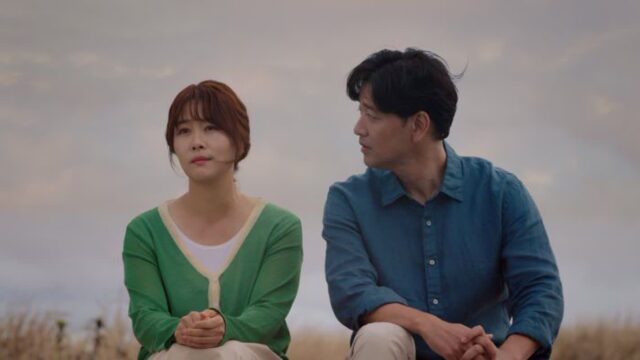 [오늘 뭘 볼까] 제주에서 찾아온 새로운 사랑..영화 ‘여름이 끝날 무렵의 라트라비아’
