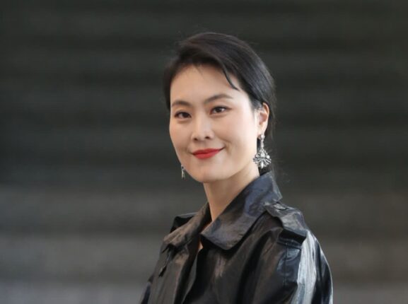 두번의 기습 뽀뽀 거절한 선배와 결혼에 골인한 배우