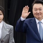 지지율 바닥 친 상황… 김건희 여사와 체코로 ‘동반 해외순방’ 나선 윤 대통령