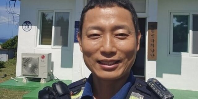 쉬는 날 한라산 간 경찰관… 의식잃고 쓰러진 여성 등에 업고 30분 동안 달렸다