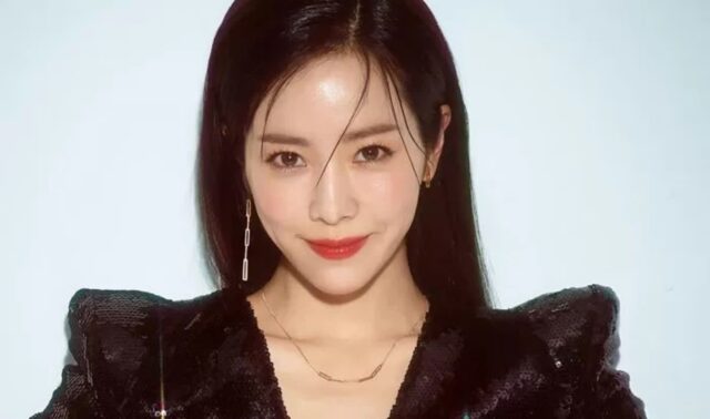 김혜수가 떠난 ‘청룡의 여인’ 자리… 한지민이 물려받았다