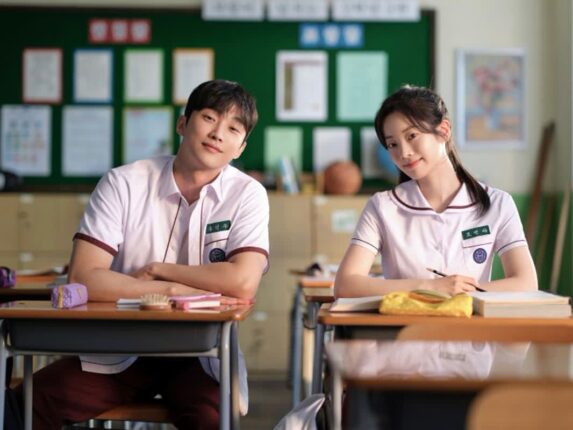 진영·다현 ‘그 시절, 우리가 좋아했던 소녀’ BIFF 10분만에 매진