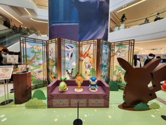 한복 입은 피카츄, 수원 접수…포켓몬 팝업스토어 운영