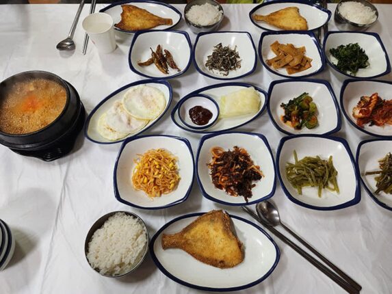 영덕여행 조용한 영해만세시장에서 점심 식사