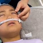 “코·가슴도 시킬 것”… 9살 딸에 ‘쌍수’ 시켜주고 수술 과정 공개한 일본인 엄마 (영상)