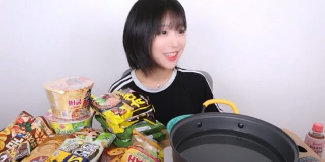 “지옥 견뎌냈다”… 쯔양, 세 달 만에 복귀해 먹방 찍었다