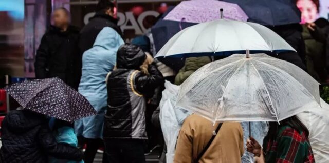 판팔은 장롱에 넣고 ‘패딩’ 꺼내야… 비 쏟아진 뒤 ‘서울 최저 9도’로 기온 뚝 떨어진다