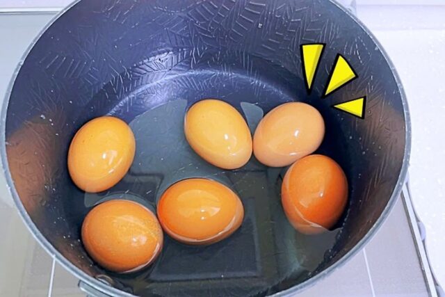 계란 삶을 때 ‘이것’ 넣었더니 시간단축, 감칠맛 폭발!?