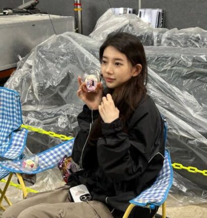 바이크룩도 청초하게 말아버려 ‘급 떡상한’ 수지 혼다 자켓 코디