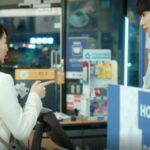 편의점에 갔는데 알바 얼굴이 너무 익숙하길래 물어 봤더니…