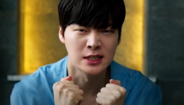 공공 화장실에서 볼일 보는데 옆칸에 사람 있어서 신경 쓰이네…