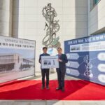 인하대, 개교 70주년 기념…“최초 6개 학과 상징 조형물 본관 설치”
